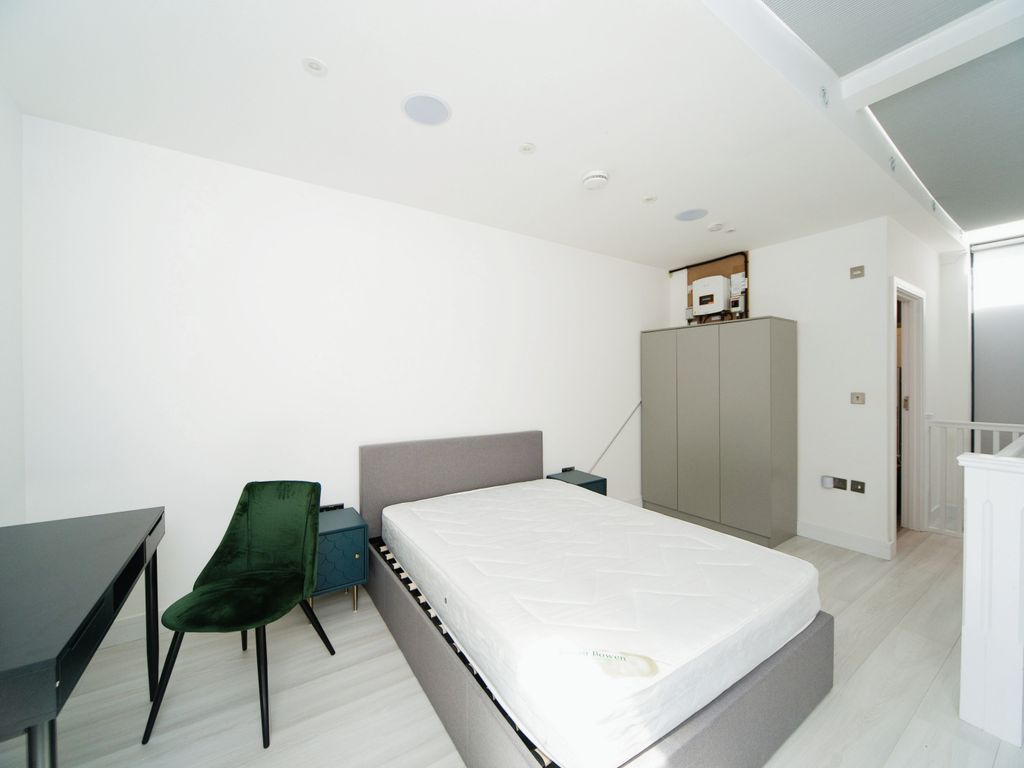 1 bed maisonette for sale in Trafalgar Court, Brighton, East Sussex BN1, £275,000