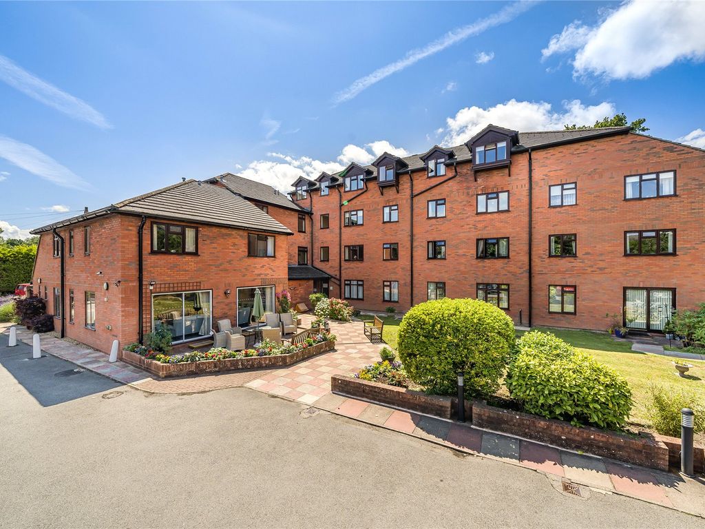 1 bed flat for sale in Farnborough Common, Orpington BR6, £215,000