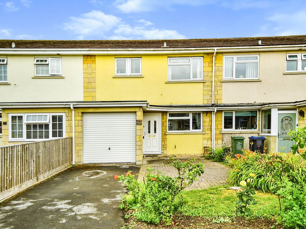 3 bed terraced house for sale in Elmwood, Chippenham SN15, £250,000