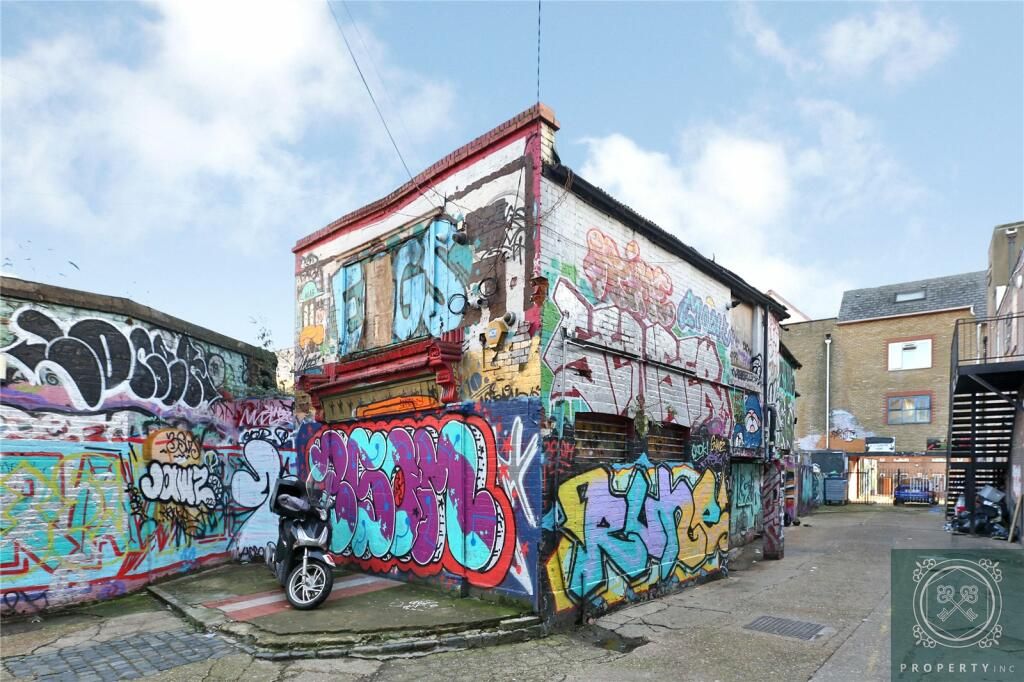 Warehouse for sale in High Road, London N17, £525,000