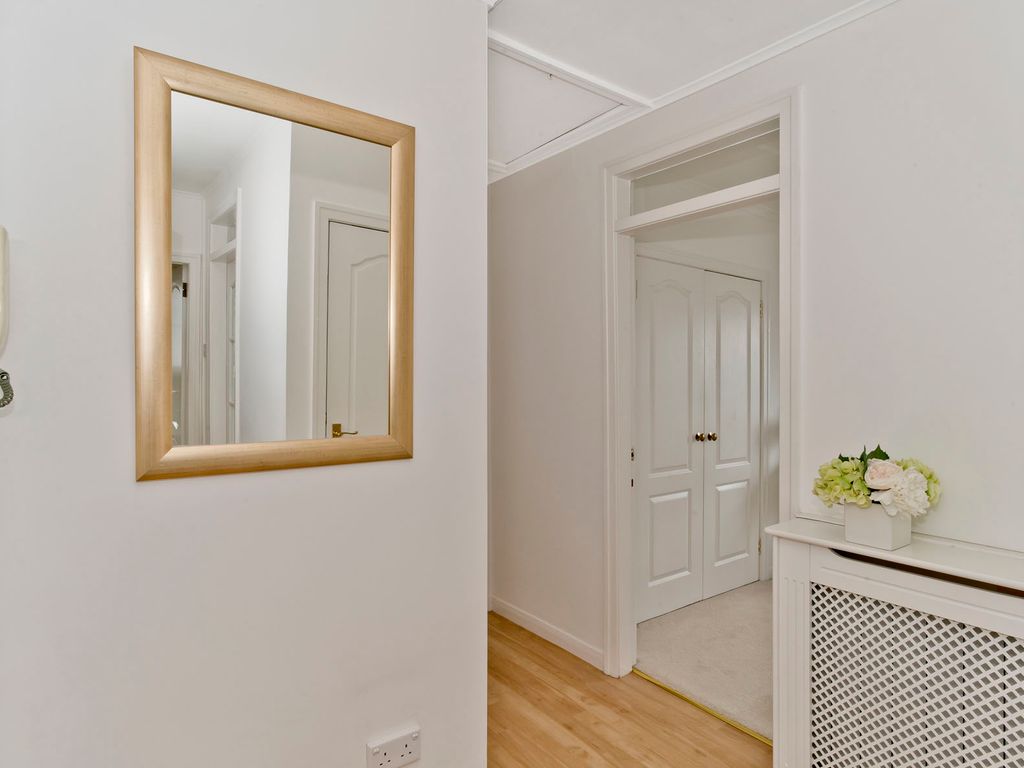 2 bed flat for sale in 41 West Court, Ravelston House Park, Edinburgh EH4, £220,000