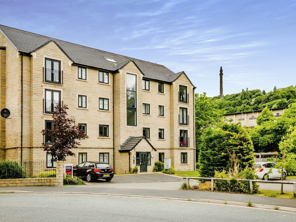 2 bed flat for sale in Hollas Lane, Sowerby Bridge HX6, £150,000