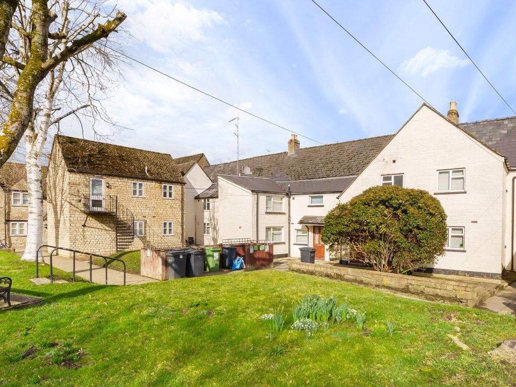 1 bed flat for sale in Gloucester Street, Cirencester, Gloucestershire GL7, £155,000