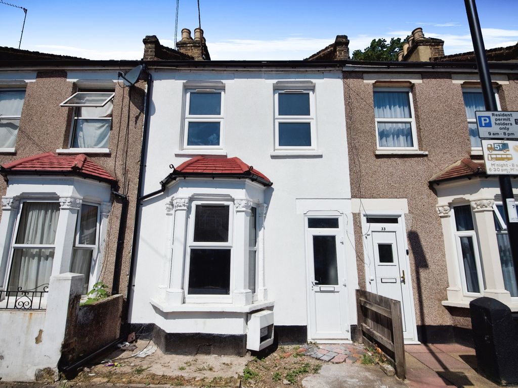 2 bed terraced house for sale in Shrubbery Road, London N9, £330,000