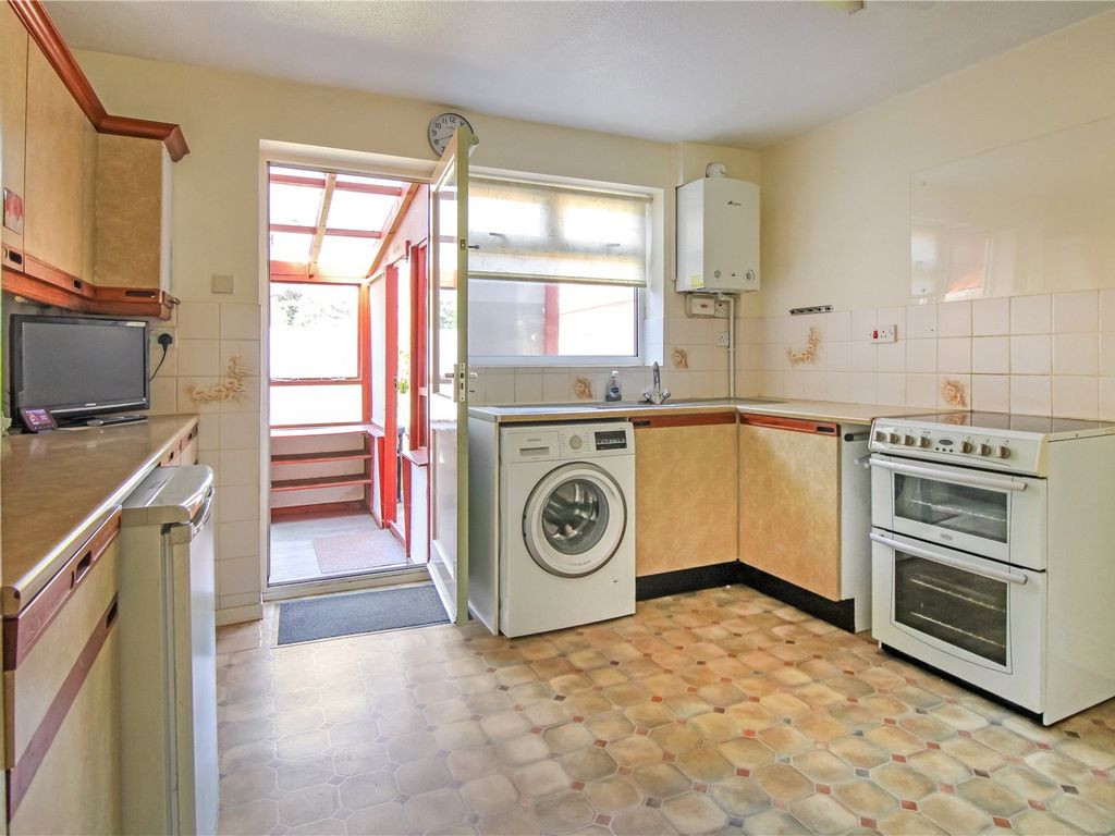 2 bed bungalow for sale in Barrowby Gate, Kingsdown Park, Swindon SN3, £260,000