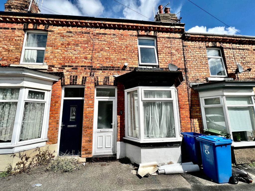 2 bed terraced house for sale in Derwent Street, Scarborough, North Yorkshire YO12, £98,000