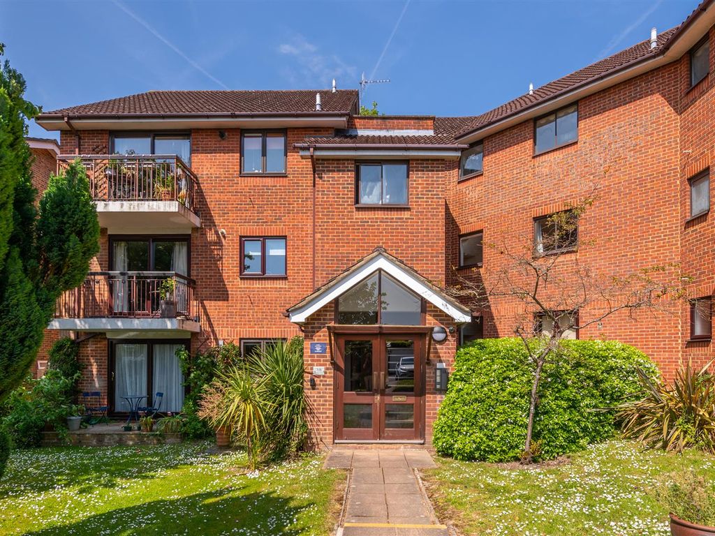2 bed property for sale in Arlington Court, Reigate RH2, £325,000