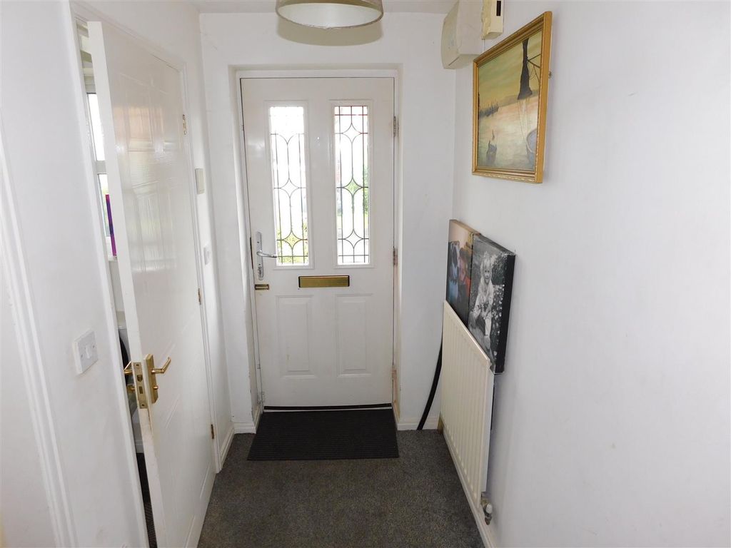 3 bed detached house for sale in Leith Place, Oldham OL8, £240,000