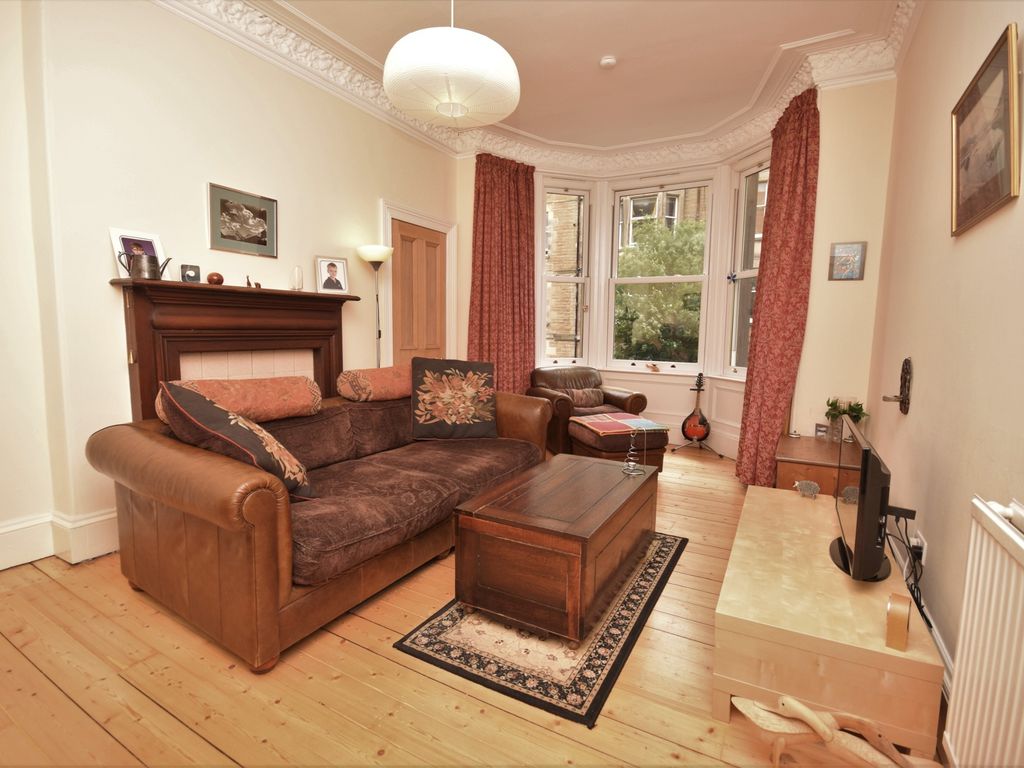 2 bed flat for sale in Comiston Gardens, Morningside, Edinburgh EH10, £325,000