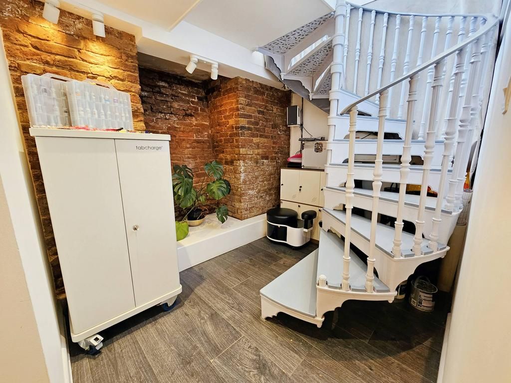 Retail premises for sale in The Grove, London W5, £50,000