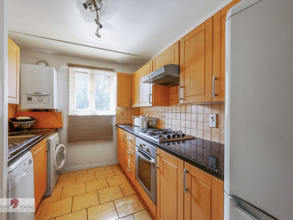 1 bed flat for sale in Garrick Close, Brunswick Road W5, £309,950