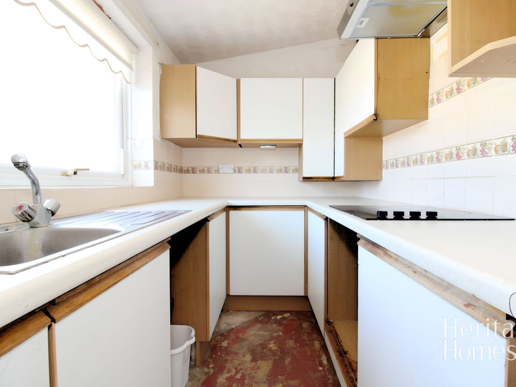 2 bed flat for sale in Colls Road, Norwich NR7, £120,000