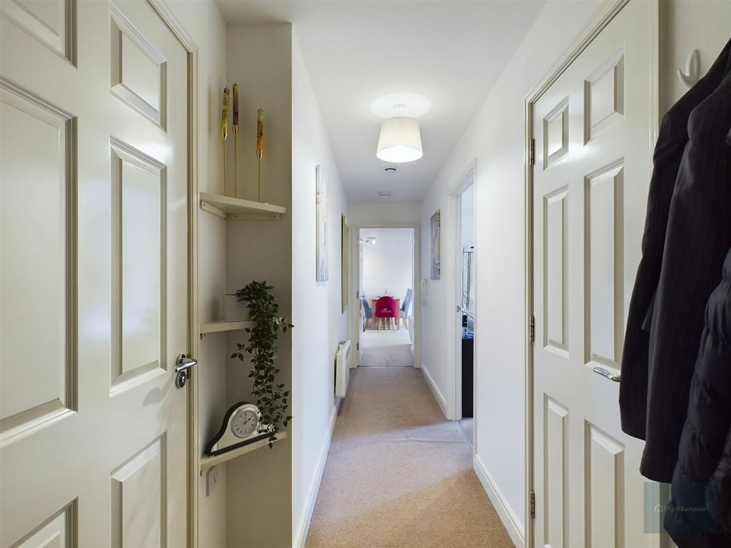 1 bed flat for sale in Ushers Court, Trowbridge BA14, £140,000