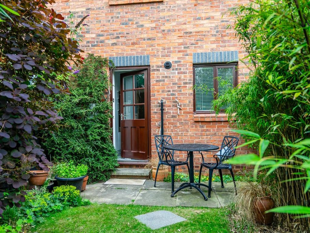 2 bed terraced house for sale in Vicarage Gardens, Osbaldwick, York YO10, £240,000