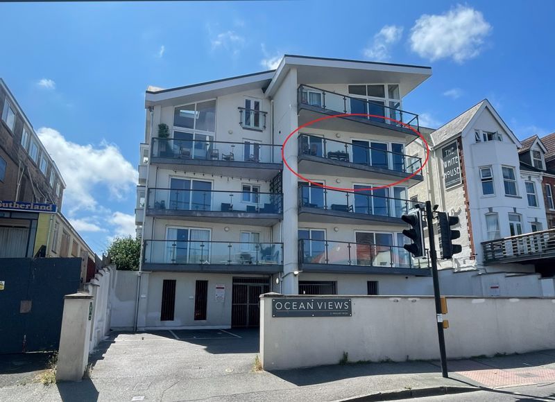 2 bed flat for sale in Mount Wise, Newquay TR7, £285,000