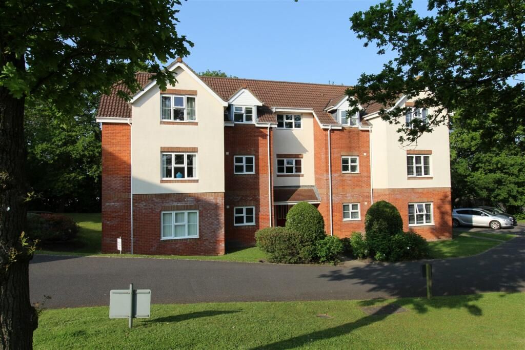 2 bed flat for sale in Flat 20 Alder Heights, Poole BH12, £170,000