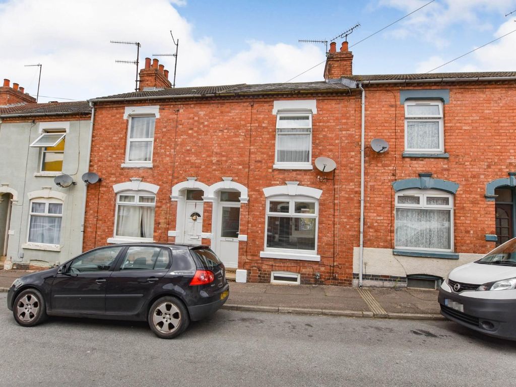 3 bed terraced house for sale in Baker Street, Semilong, Northampton NN2, £185,000