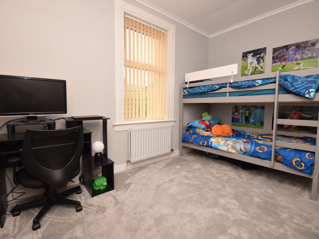 2 bed flat for sale in Granton Grove, Trinity, Edinburgh EH5, £190,000