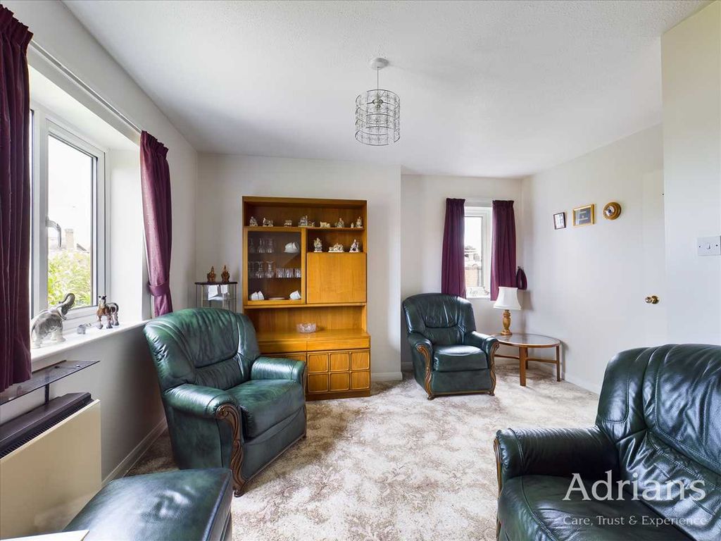 2 bed flat for sale in Bradford Street, Chelmsford CM2, £200,000