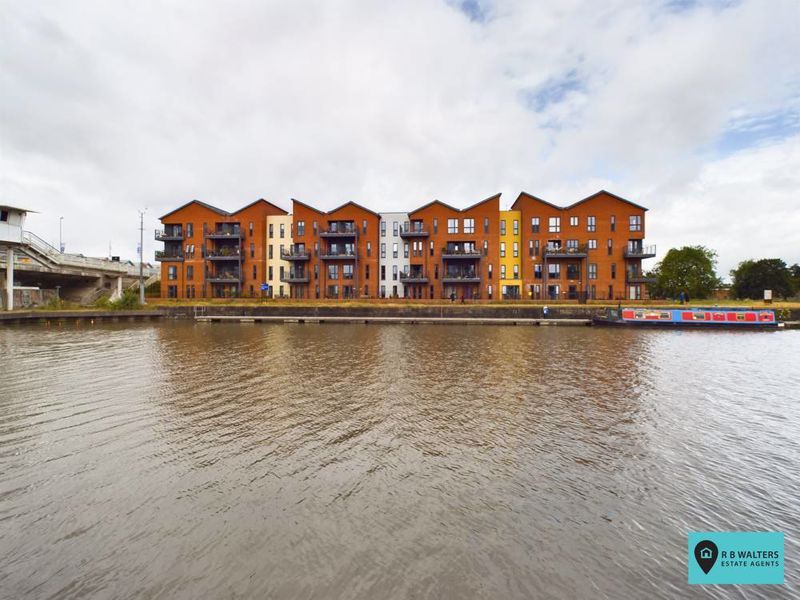 1 bed property for sale in St. Ann Way, The Docks, Gloucester GL2, £190,000