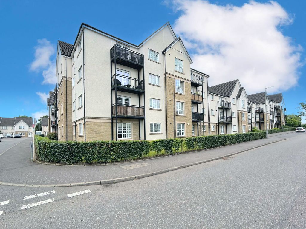 2 bed flat for sale in Crown Crescent, Larbert FK5, £174,995