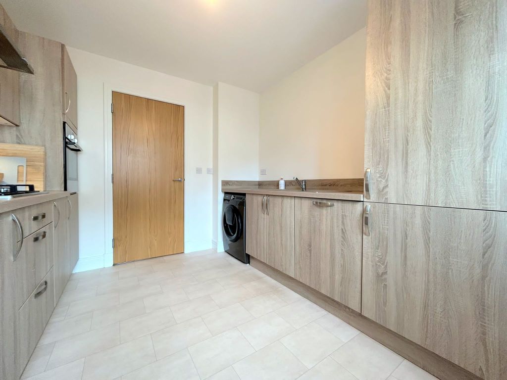 2 bed flat for sale in Crown Crescent, Larbert FK5, £174,995