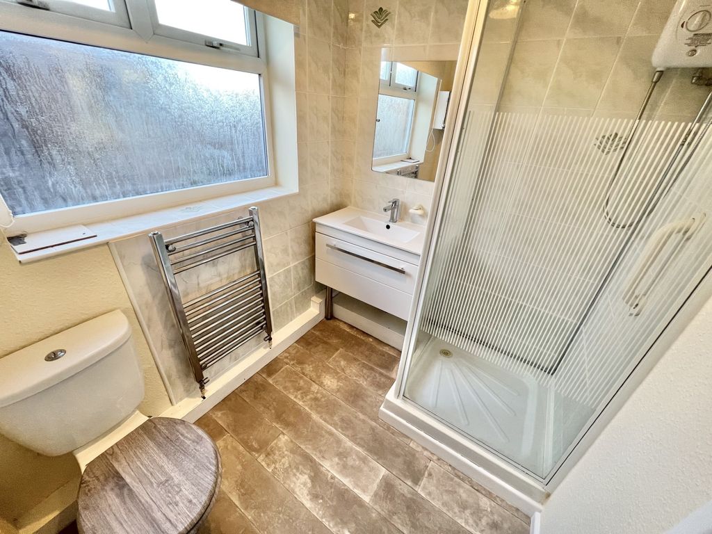 2 bed bungalow for sale in Hawkshead Road, Knott End On Sea FY6, £160,000