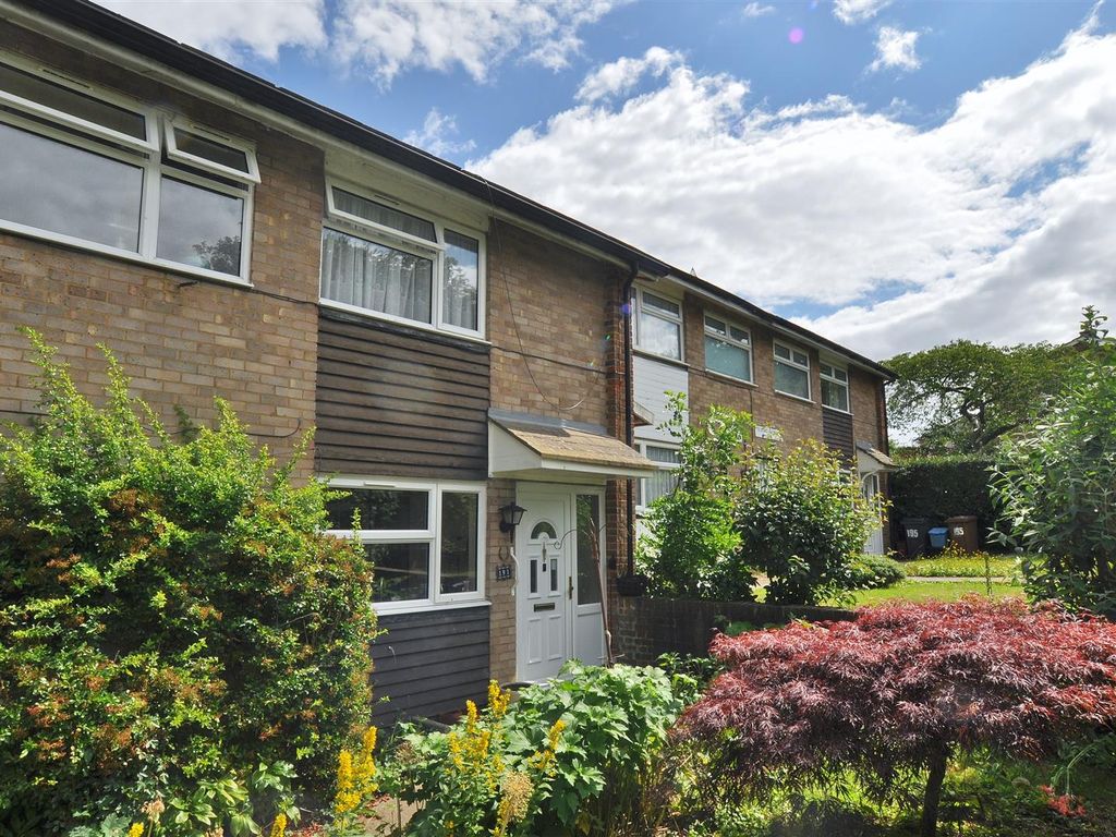 3 bed property for sale in Telford Avenue, Stevenage SG2, £325,000