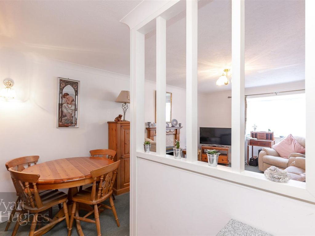 2 bed flat for sale in The Bourne, Hastings TN34, £145,000