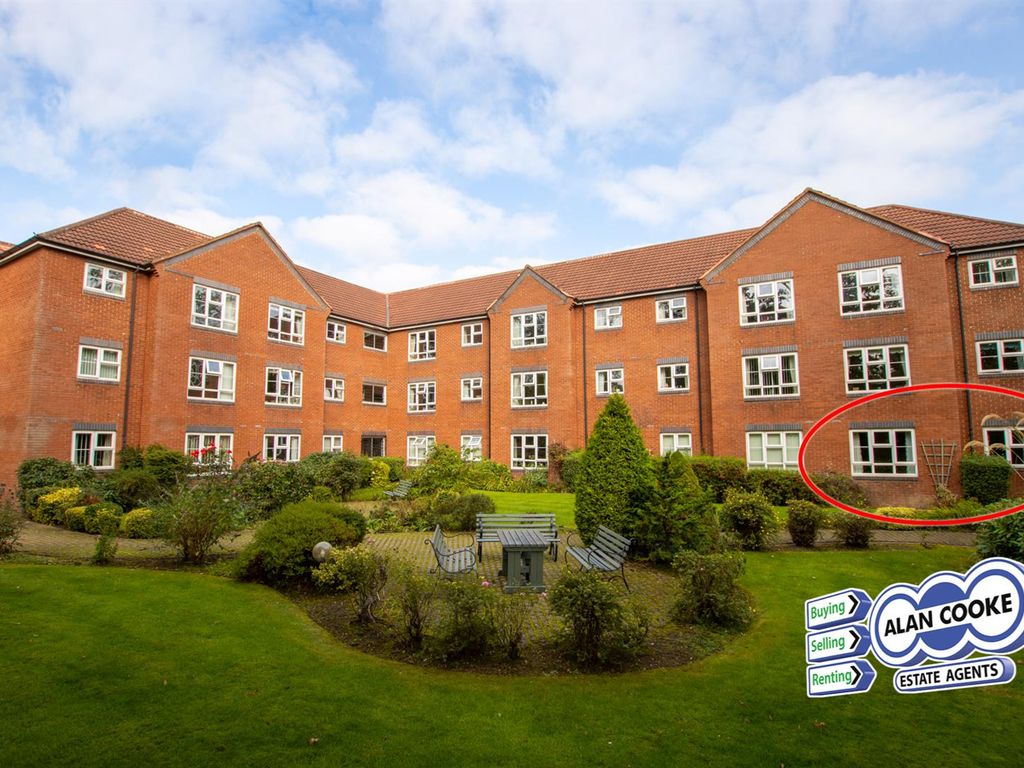 1 bed flat for sale in Woodlands, The Spinney, Moortown LS17, £65,000