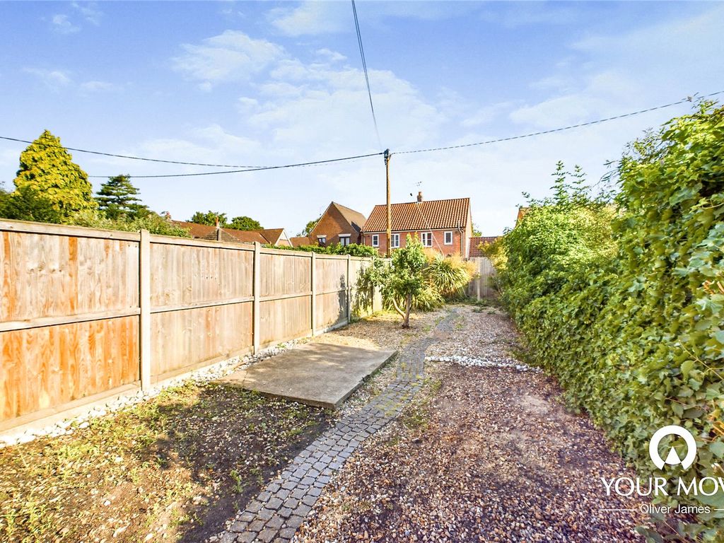 2 bed terraced house for sale in Black Boy Meadow, Beccles, Suffolk NR34, £170,000