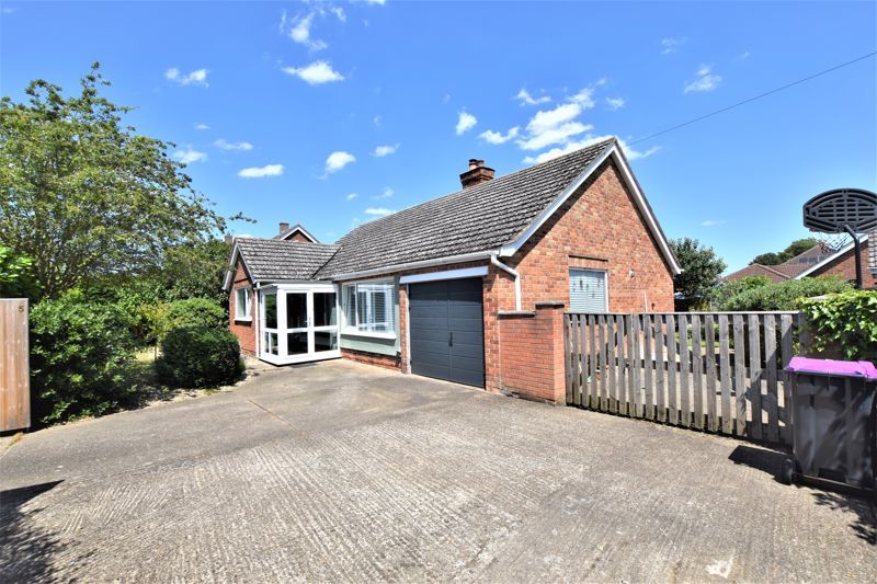 2 bed detached bungalow for sale in Roselea Avenue, Welton, Lincoln LN2, £289,950