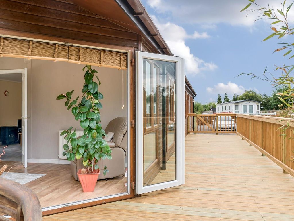 3 bed mobile/park home for sale in Dalton Bridge, Dalton, Thirsk YO7, £200,000