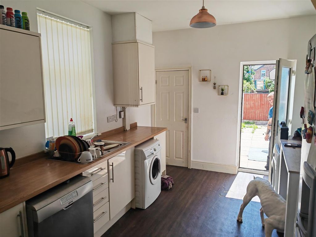 3 bed end terrace house for sale in Catherine Street, Crewe CW2, £129,995
