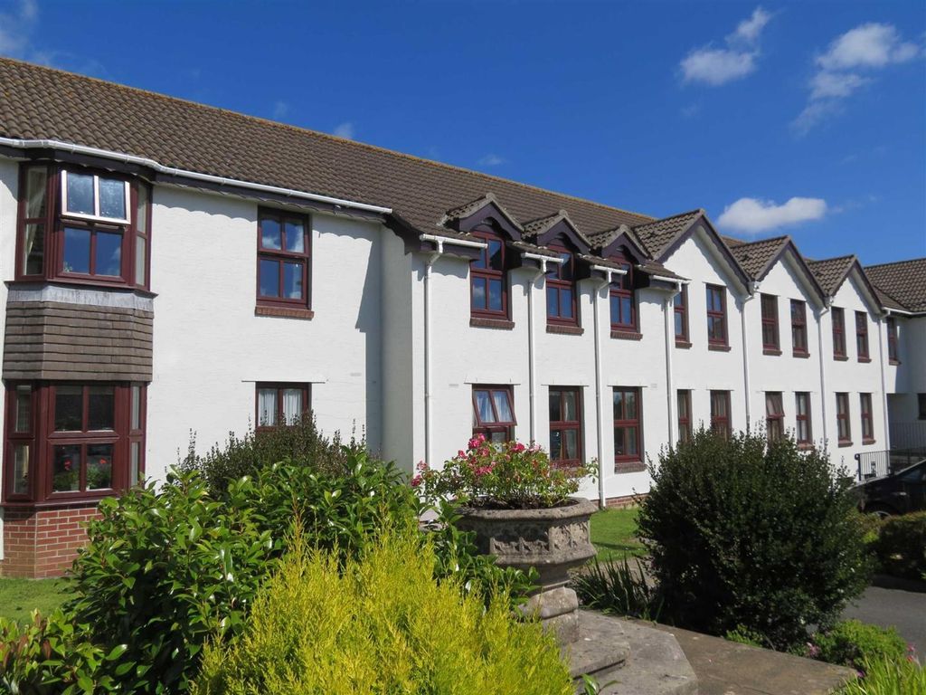 2 bed flat for sale in Chisholme Court, St Austell, St. Austell PL25, £95,000