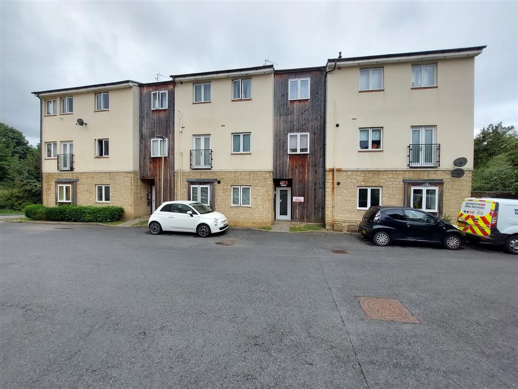 2 bed flat for sale in Raven Close, Abbeydale, Gloucester GL4, £58,000