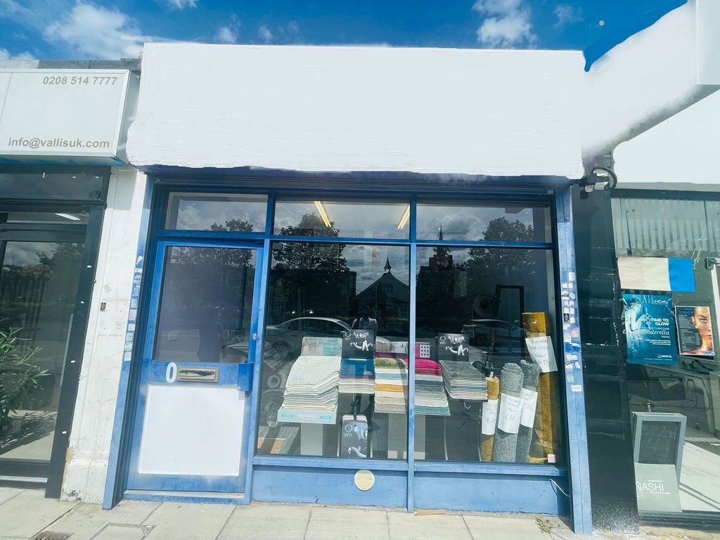 Retail premises for sale in Woodford Avenue, Ilford IG2, £25,000