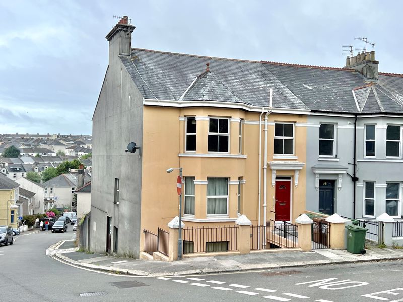 2 bed flat for sale in Connaught Avenue, Mannamead, Plymouth PL4, £120,000