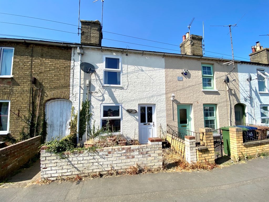 2 bed terraced house for sale in New Road, Chatteris PE16, £140,000