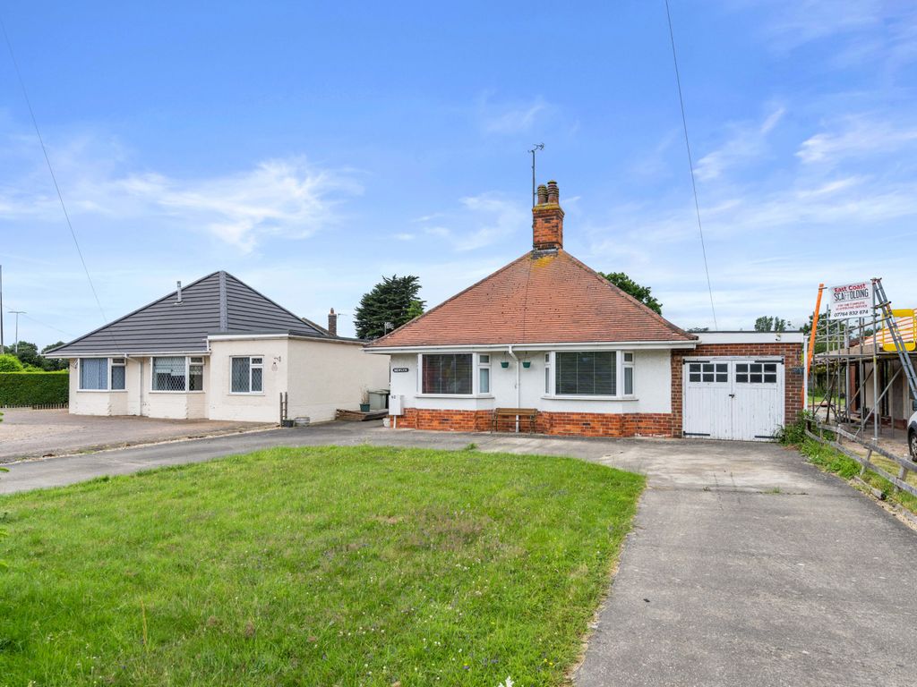 2 bed bungalow for sale in Burgh Old Road, Skegness PE25, £230,000