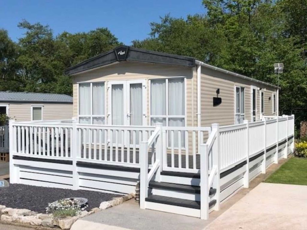 3 bed mobile/park home for sale in Penrefail Crossroads, Moelfre, Abergele LL22, £49,950