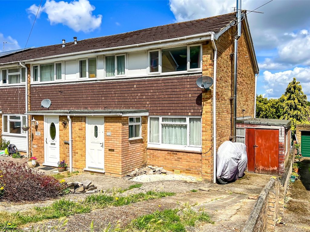 3 bed end terrace house for sale in Edelvale Road, Southampton SO18, £260,000