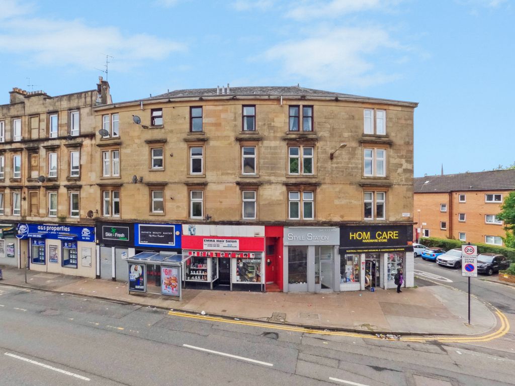 2 bed flat for sale in Maryhill Road, Glasgow G20, £110,000