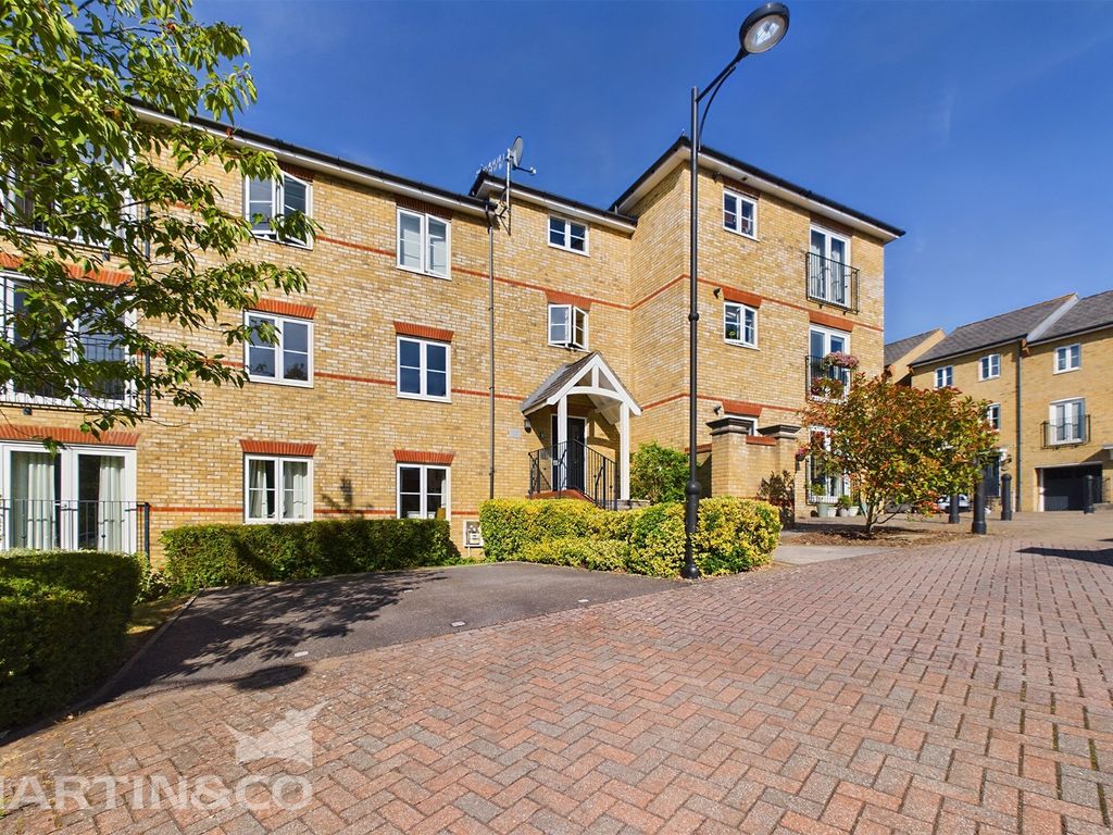 2 bed flat for sale in Underwood Rise, Tunbridge Wells TN2, £285,000