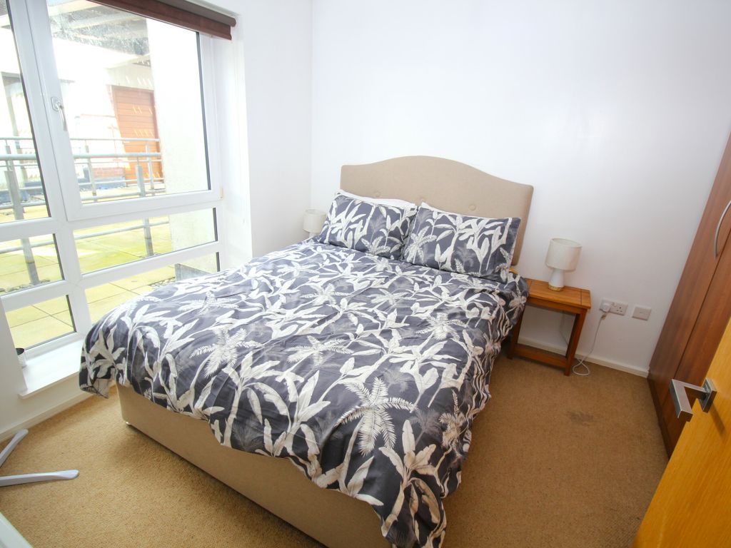 1 bed flat for sale in Flixton Road, Urmston, Manchester M41, £140,000