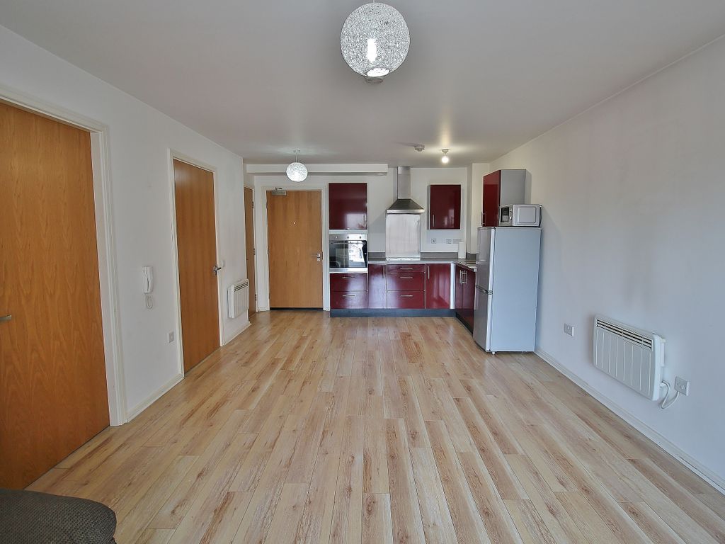 1 bed flat for sale in Flixton Road, Urmston, Manchester M41, £140,000