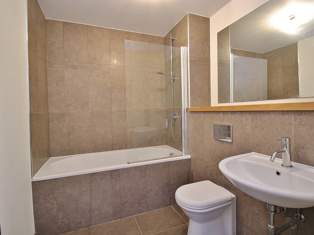 1 bed flat for sale in Flixton Road, Urmston, Manchester M41, £140,000