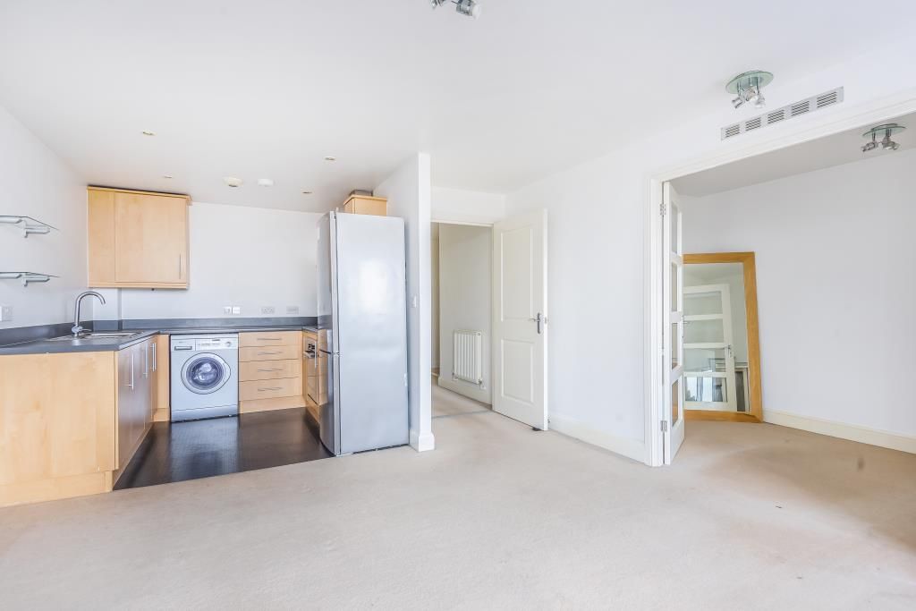 2 bed flat for sale in Bicester, Oxfordshire OX26, £245,000