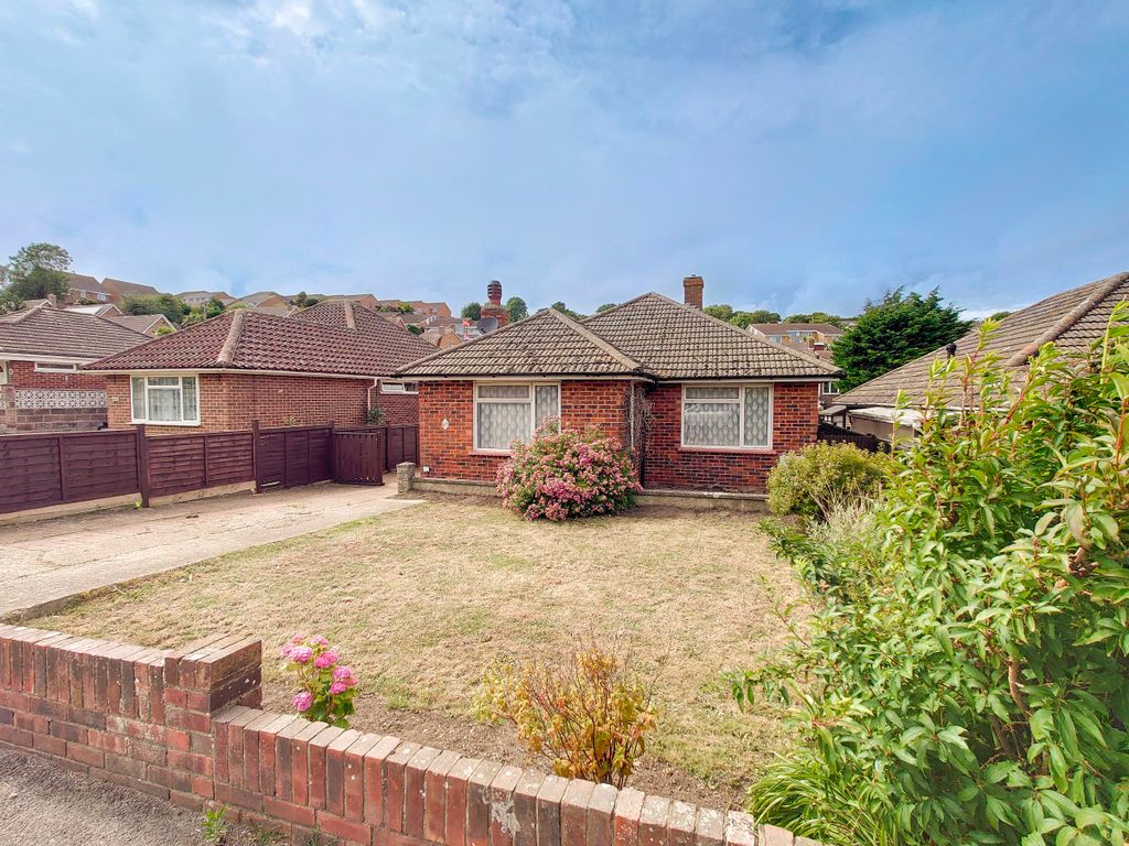3 bed bungalow for sale in Valley Road, Newhaven BN9, £299,950