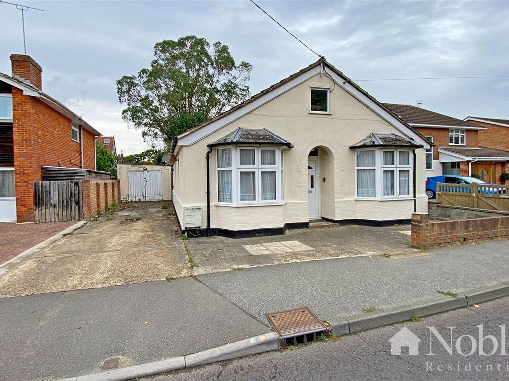 2 bed detached bungalow for sale in Burnham Road, Southminster CM0, £275,000